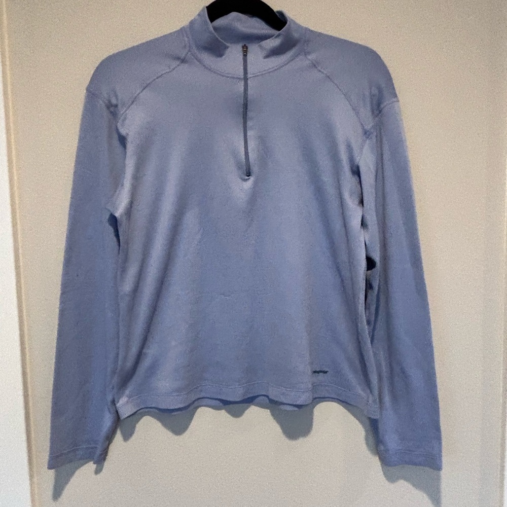 Vntg Patagonia Women's Light Blue Zip-Up Top 160